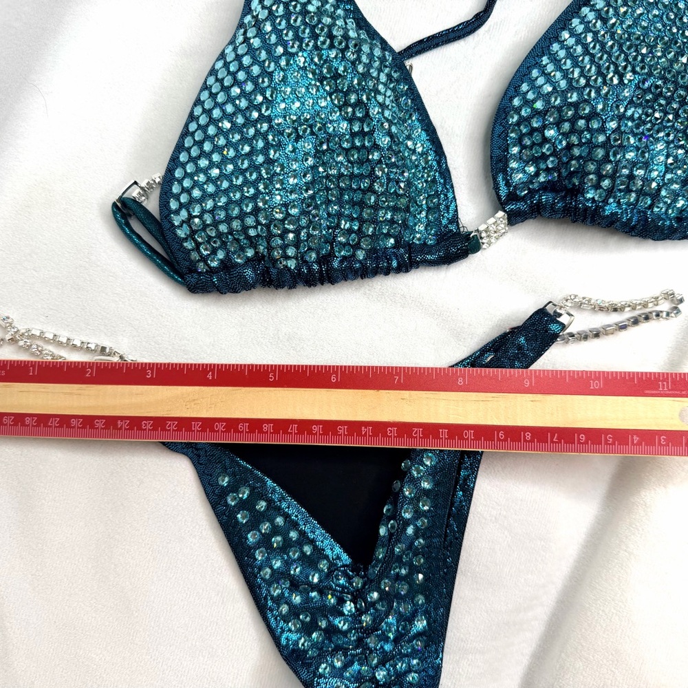 Competition Bikini - Picture 6 of 9